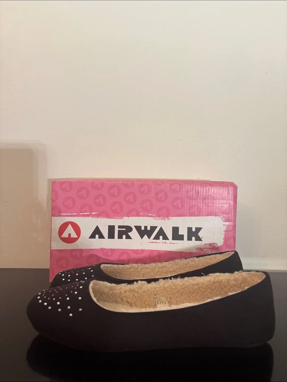 Airwalk‎ Cozy Glam Peace Sign Studded Flats